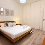 شقة Elegant A Stone's Throw From Libya Metro روما