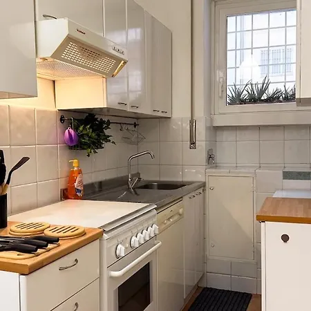 Apartamento Elegant A Stone's Throw From Libya Metro *